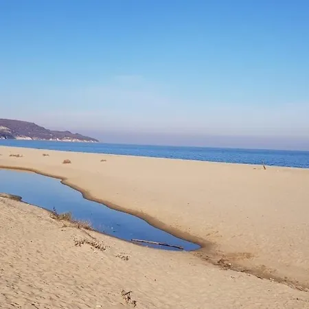 Daire Carolmike Oasis Kamchia Reserve *