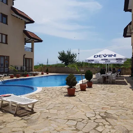 Апартаменты Carolmike Oasis Kamchia Reserve